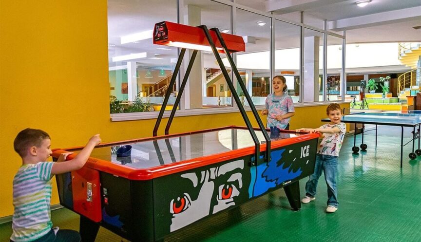 Настольный теннис, аэрохоккей